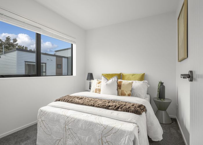  at 4/12 Manuwai Road, Torbay, North Shore City, Auckland