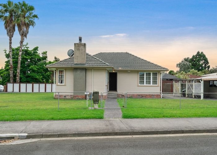  at 9 Durham Street, Te Atatu Peninsula, Auckland