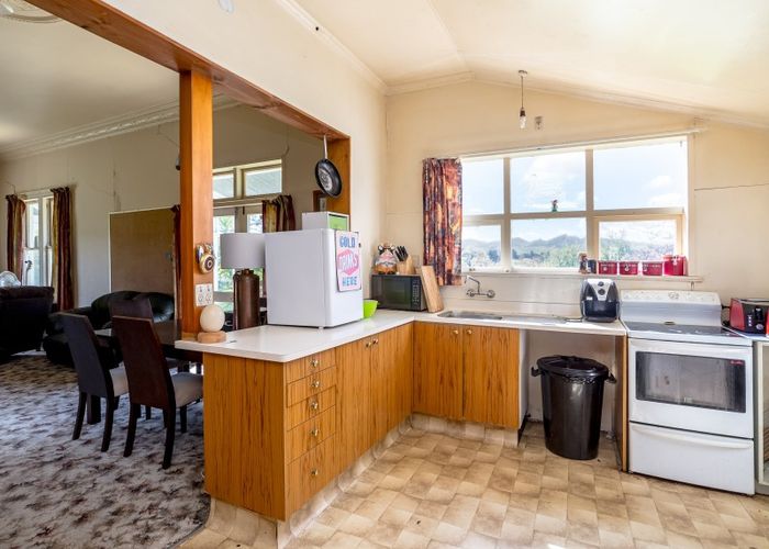  at 430 Kohinui Road, Pahiatua