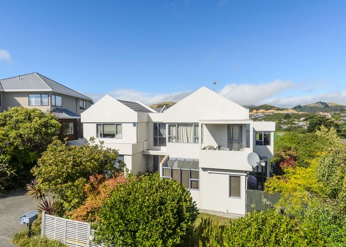  at 24 Joseph Banks Drive, Whitby, Porirua