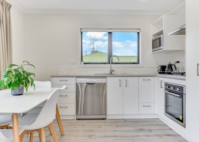  at 2/33 Cowley Drive, Temple View, Hamilton