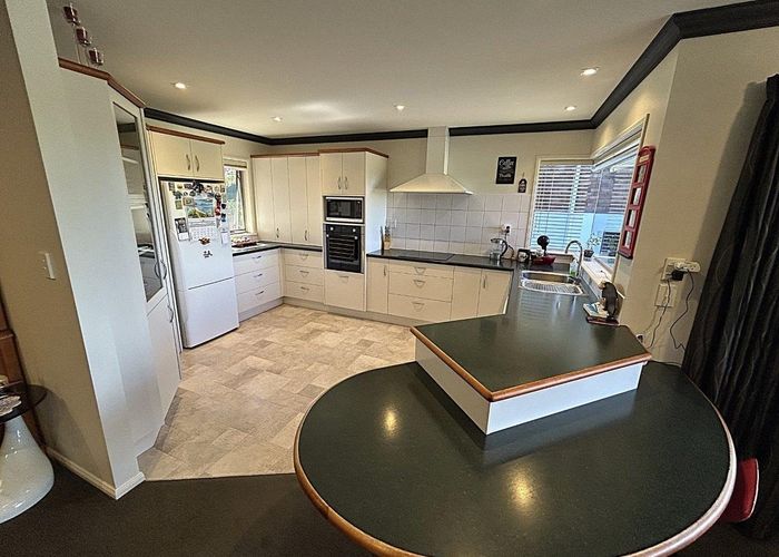  at 4 Melva Street, Dinsdale, Hamilton