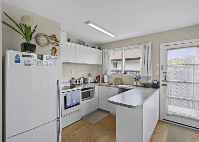  at 2/107 Gayhurst Road, Dallington, Christchurch