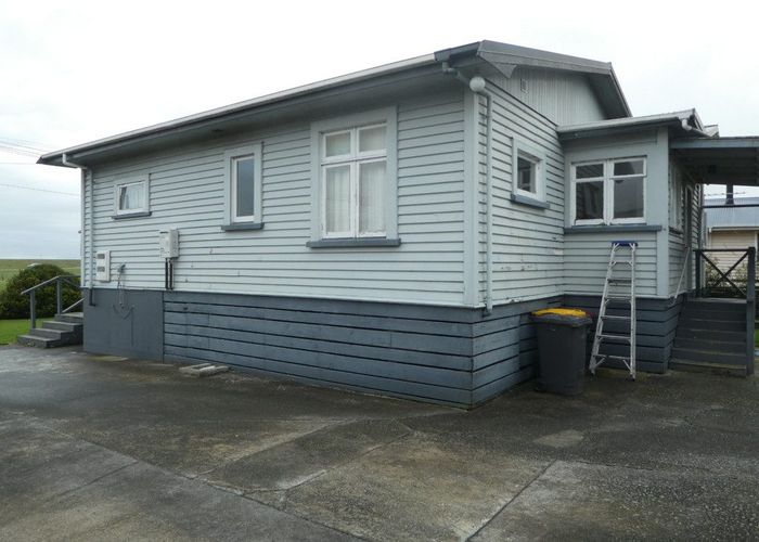  at Cobden, Grey, West Coast