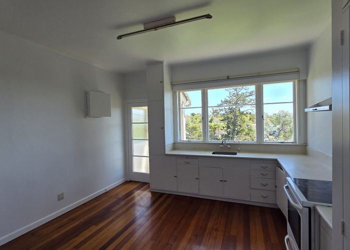  at 207 Titirangi Road, Titirangi, Waitakere City, Auckland