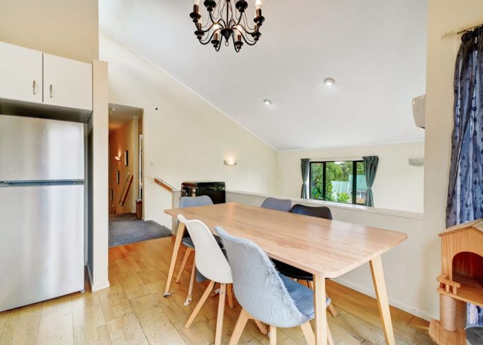  at 2/28 Pahi Place, West Harbour, Waitakere City, Auckland
