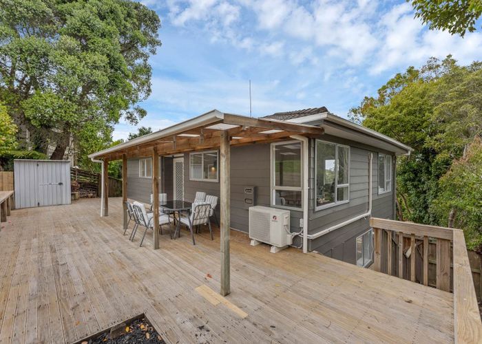 at 25 Finn Place, Totara Vale, Auckland