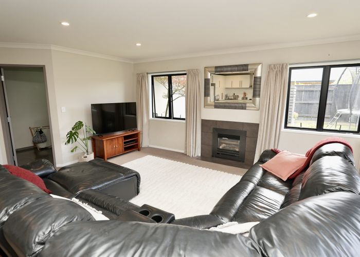  at 32 Rosalie Terrace, Kelvin Grove, Palmerston North