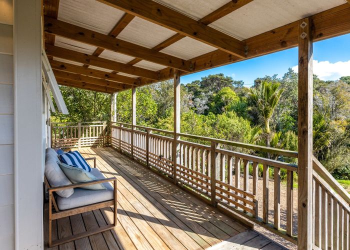  at 117 Queens Drive, Oneroa, Waiheke Island, Auckland