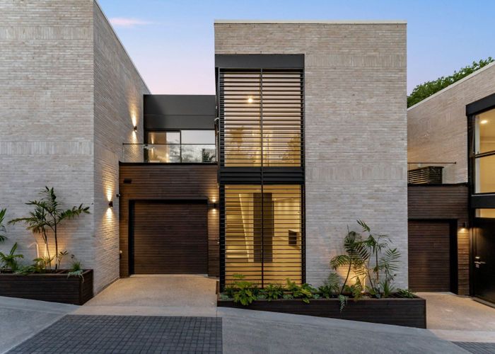  at 21 Arahia Street, Northcote, North Shore City, Auckland