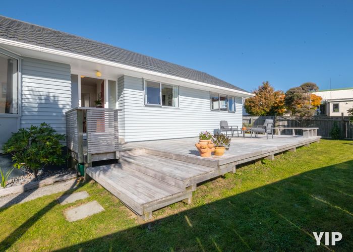 Free property data for 3 Kingsbridge Place, Newlands, Wellington