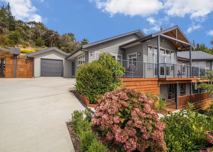  at 39 Sylvan Way, Silverstream, Upper Hutt