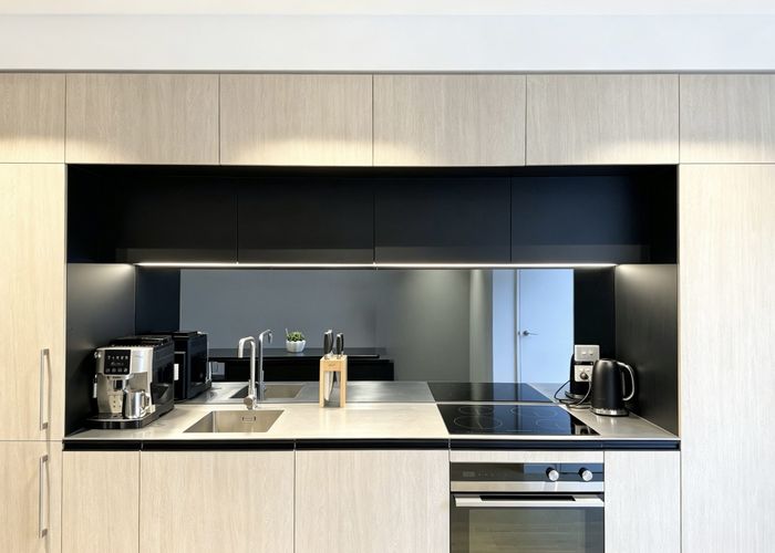  at 2/35 Kilmore Street, City Centre, Christchurch City, Canterbury