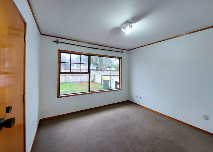  at 33 Everglade Drive, Goodwood Heights, Auckland