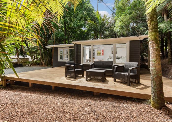  at 160 Laingholm Drive, Laingholm, Waitakere City, Auckland