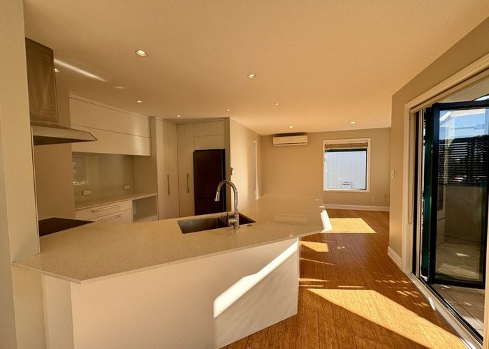  at 2 View Road, Campbells Bay, North Shore City, Auckland
