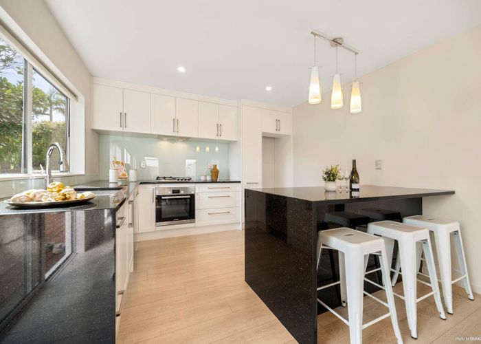  at 2/12 Tonar Street, Northcote, Auckland