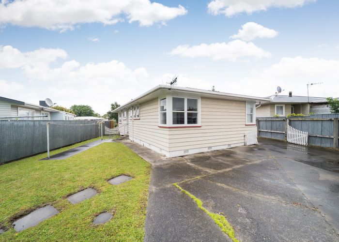  at 35 Karamea Crescent, Kelvin Grove, Palmerston North, Manawatu / Whanganui
