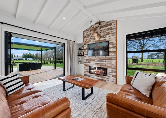  at 9 South Oaks Close, Pukemoremore, Cambridge