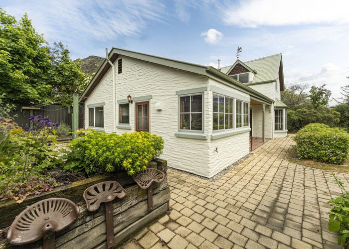 at 17 Southberg Avenue, Frankton, Queenstown