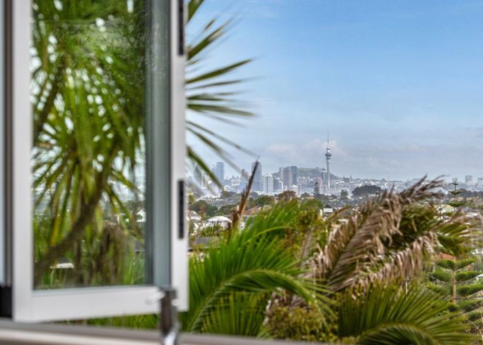  at 80b Seaview Road, Milford, North Shore City, Auckland