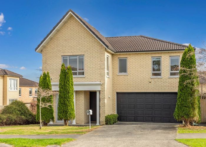  at 71 Fields Parade, Oteha, Auckland