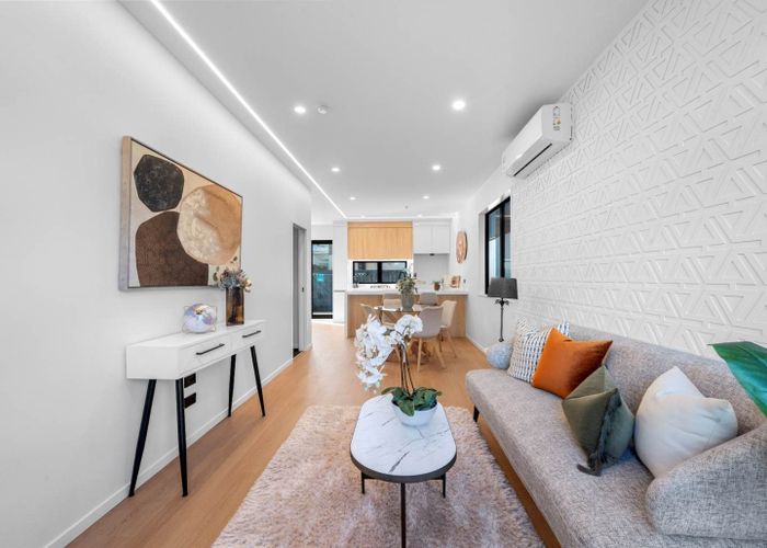  at 4/32 Bradbury Road, Botany Downs, Auckland