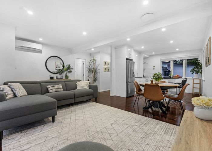  at 26  Pine Avenue, Henderson, Waitakere City, Auckland