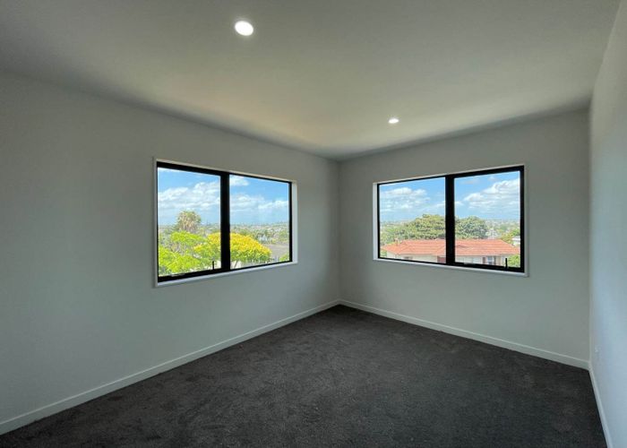  at Lot 1, 4 Glenmore Road, Sunnyhills, Manukau City, Auckland