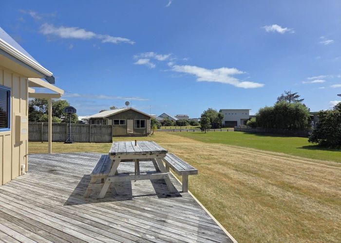  at 135 Kowhai Avenue, Matarangi, Thames-Coromandel, Waikato
