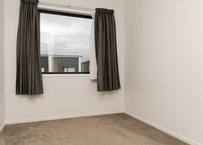  at 5 Pukewhero Rise, Westgate, Waitakere City, Auckland