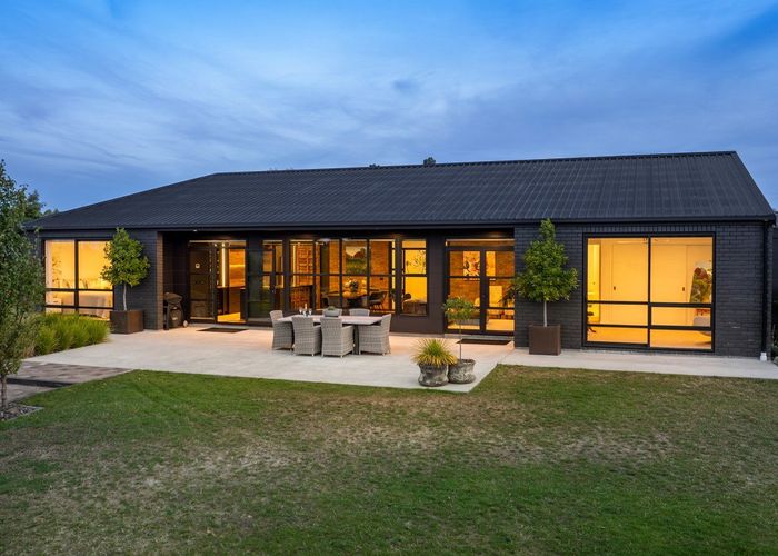  at 10 Kohuhu Lane, Redwood Valley