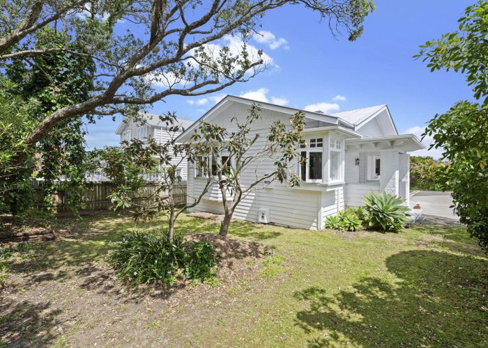 at 9 Bruce Street, Northcote Point, Auckland
