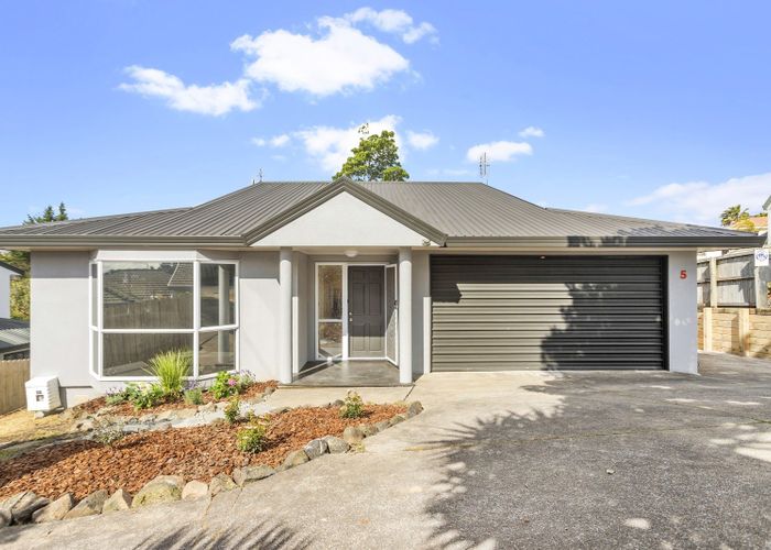  at 1/5 Pelican Lane, Unsworth Heights, Auckland