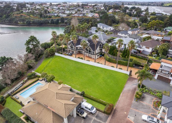  at 24 Cove Lane, Mount Wellington, Auckland