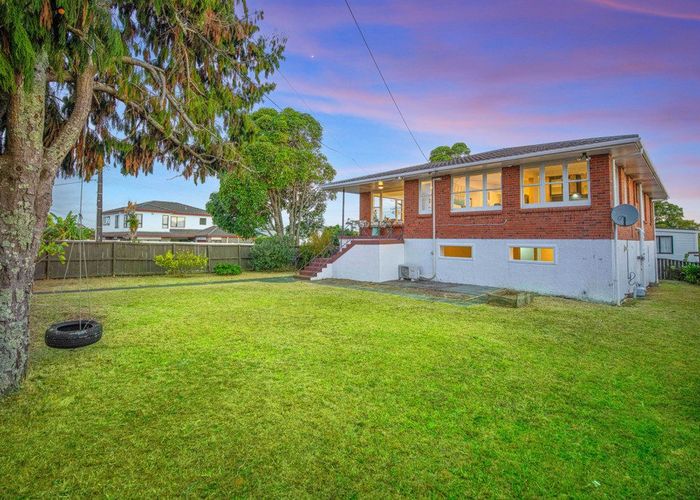  at 90 Golf Road, New Lynn, Waitakere City, Auckland