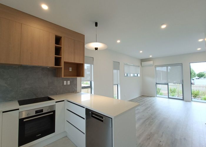  at 17 Mangahoe Road, Mount Wellington, Auckland