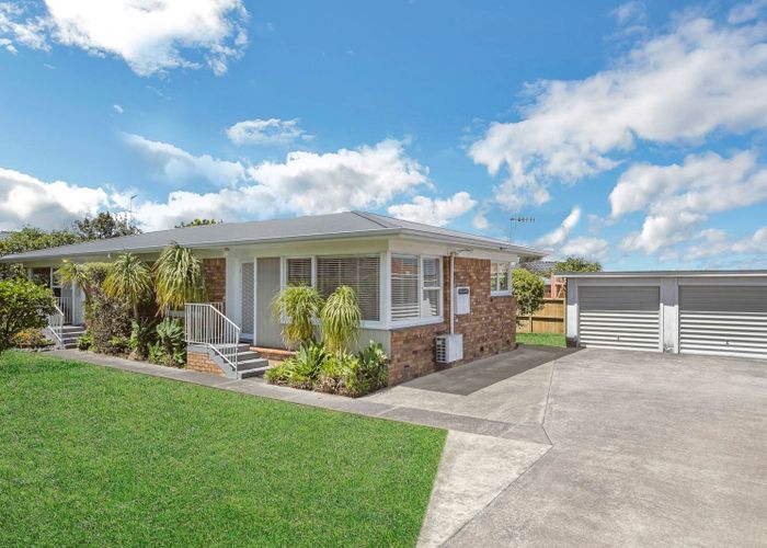  at 2/22 Evelyn Place, Hillcrest, Auckland