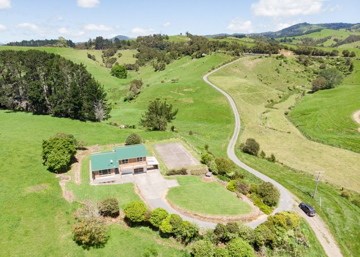  at 889 State Highway 27, Ngatea, Hauraki, Waikato