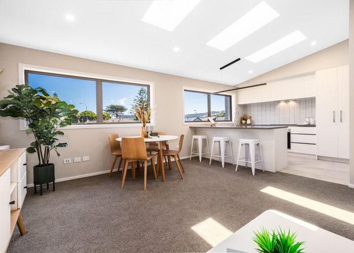  at 2/7 Grays Road, Plimmerton, Porirua