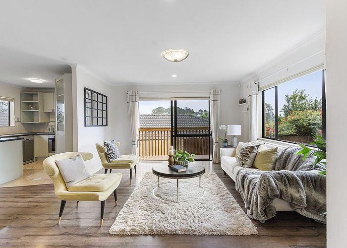  at 6 Parkcrest Drive, Henderson, Auckland