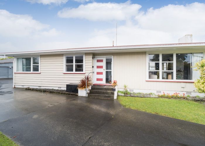  at 35 Karamea Crescent, Kelvin Grove, Palmerston North, Manawatu / Whanganui