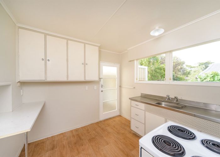  at 2 Leslie Avenue, Cloverlea, Palmerston North