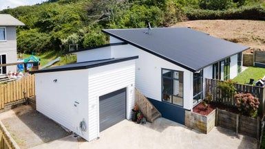  at 42 Kenepuru Drive, Tawa, Wellington