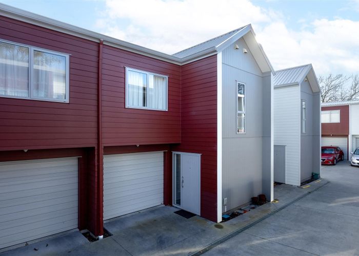  at 4/16 Hammond Street, Hamilton Central, Hamilton