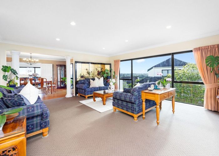  at 22 McCahill Views, Botany Downs, Manukau City, Auckland