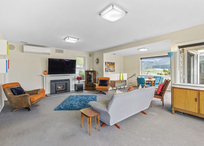  at 8 Ash Grove, Ranui, Porirua
