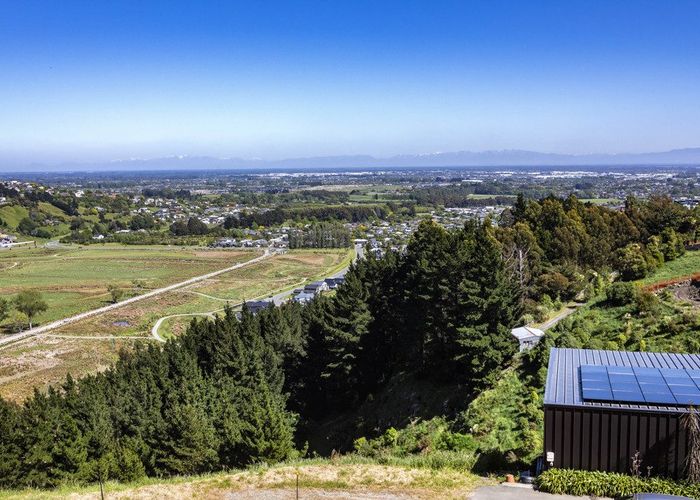  at 7 Halcyon Way, Cashmere, Christchurch City, Canterbury