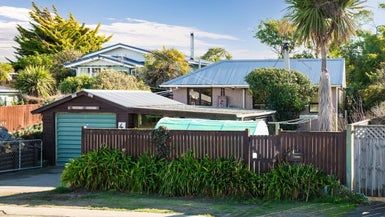  at 4 Pacific Road, North New Brighton, Christchurch