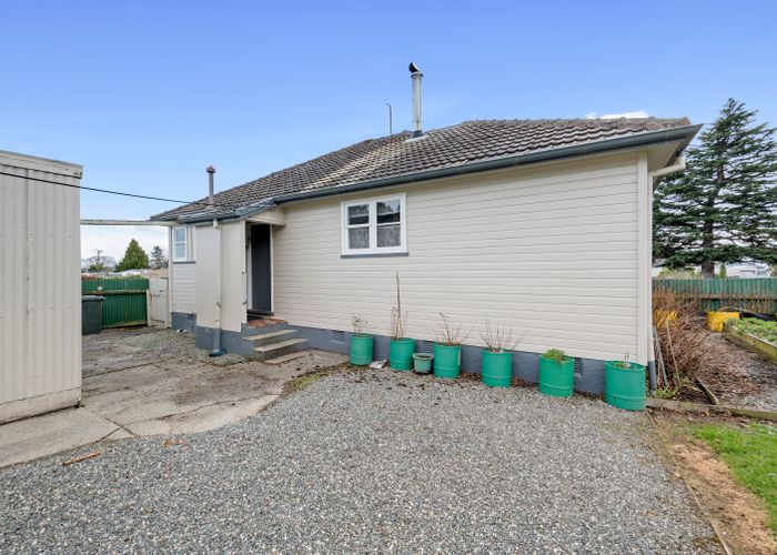  at 8 Devon Street, Tapanui